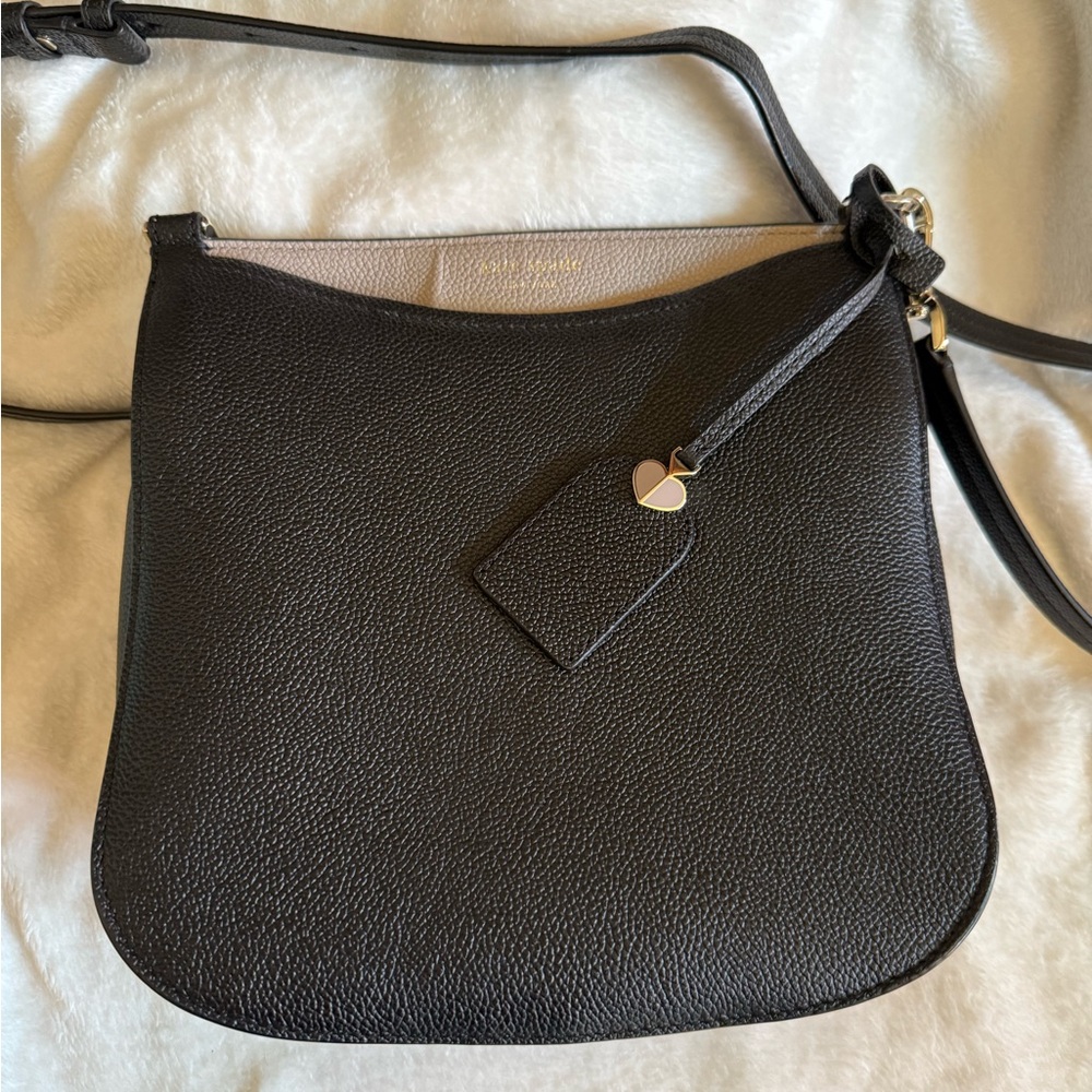 Kate Spade cross body leather bag.